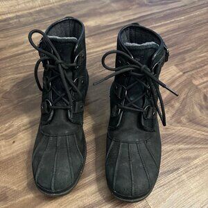 UGG Cecile boot Black‎ Sz 9